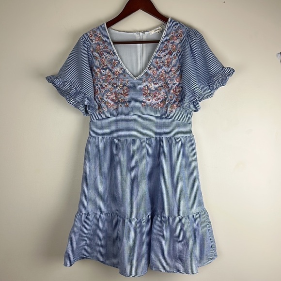 Andree by Unit Woman’s Size Medium Dress Mini Embroidery blue and white stripes - Picture 1 of 7